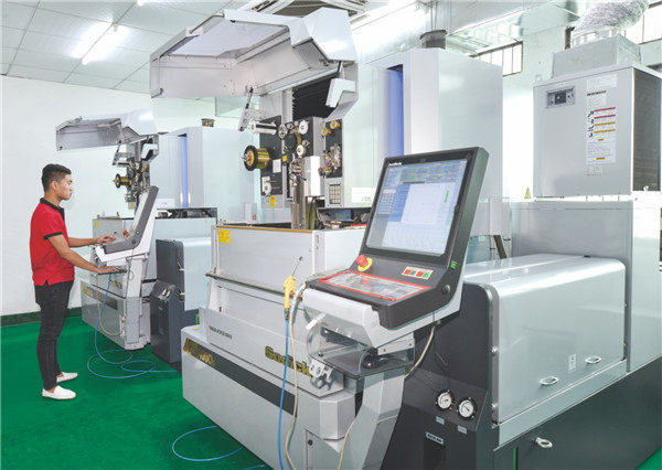 Wire cutting slow wire